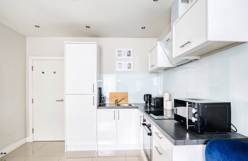 Gabalfa Apartment | Spacious 1 Bedroom Near Hospital