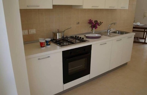 Isca Marina House | Spacious 10 bed town house 250 metres from the beach