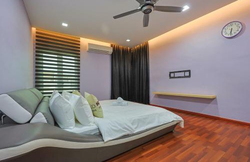 Ampang Villa | Spacious 12 pax Landed Homestay By NexxField