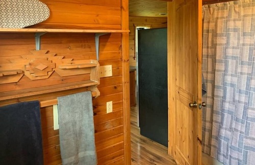 Dora Cabin | Spacious 1200sf cabin (3) in Ozark county near the river. Pets allowed.