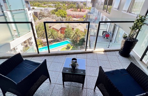 Canberra City Centre Apartment | Spacious 1bd Penthouse - Close to ANU