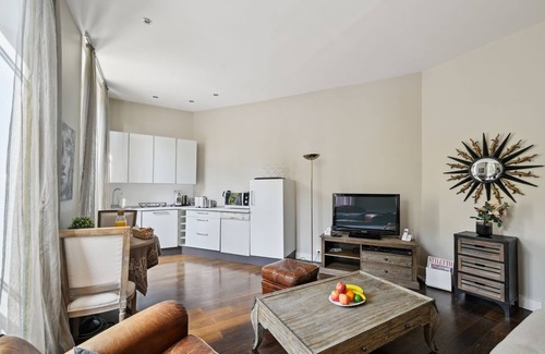 Faubourg-du-Roule Apartment | Spacious 1BR by Arc de Triomphe - Champs-Elysees