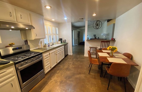 Arcadia Condo | SPACIOUS 2-bed 2 bath condo w everything 2 car parking , near Metro ALL welcome