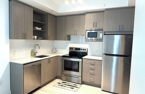 Downsview Condo | Spacious 2-Bed + Den Condo with Huge Terrace & Stunning Views