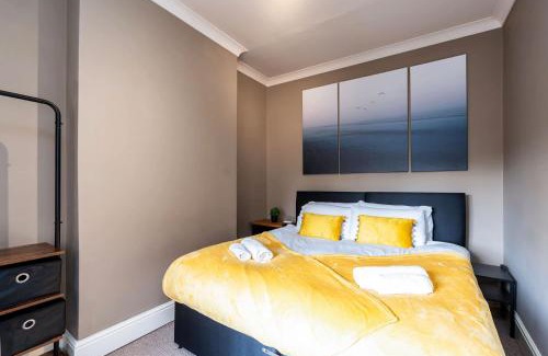 Barton-upon-Humber House | Spacious 2 Bedroom Home in Barton-upon-Humber