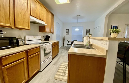 Babcock North House | Spacious 2 bed home near La Cantera Shops & UTSA