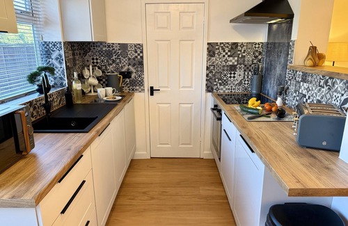 Wyken House | Spacious 2-bed House - Hosted by Hutch Lifestyle