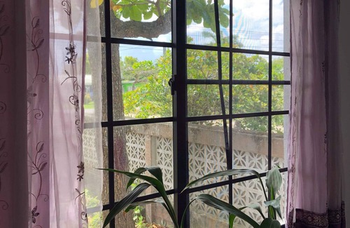 Bermudian Landing House | Spacious 2 bed room house located in Burrell Boom