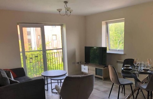 Stoke-on-Trent Apartment | Spacious 2 Bedroom Flat with Private Parking
