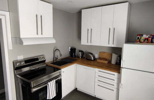 Niagara Falls Apartment | Spacious 2 bedroom, Niagara home away from home