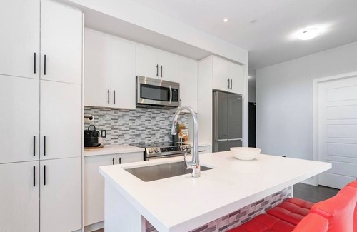 Innisfil Resort | SPACIOUS 2 BEDROOM 2 BATHROOM CORNER UNIT AT FRIDAY HARBOUR RESORT