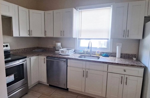 Central Forest Park Apartment | Spacious 2-bedroom apartment with WiFi, AC in charming Baltimore