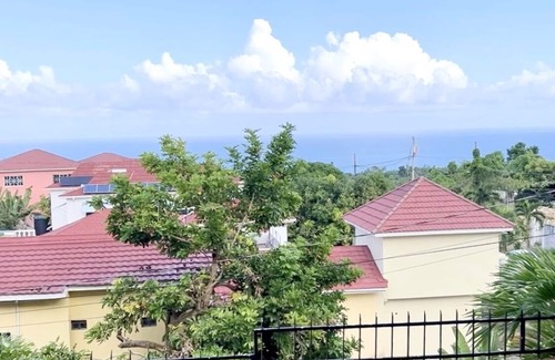 Salt Gut Apartment | Spacious 2 Bedroom Apartment located in Boscobel, 5 minute drive to Ochi Airport