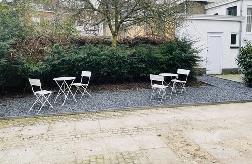 Centrum Apartment | Spacious 2-bedroom apartment with high-speed WIFI and private kitchen.