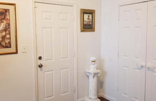 Downtown Baltimore Apartment | Spacious 2 bedroom apartment with free parking