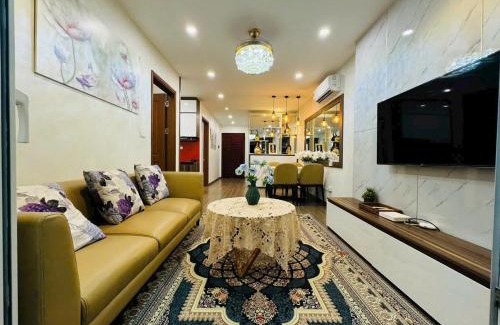 Bai Chay Apartment | Spacious 2 Bedroom Apartment with Stunning Sea View