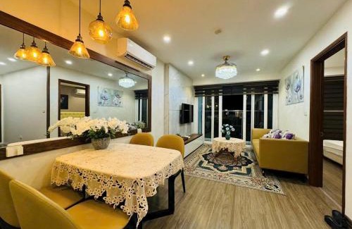 Bai Chay Apartment | Spacious 2 Bedroom Apartment with Stunning Sea View