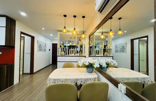 Bai Chay Apartment | Spacious 2 Bedroom Apartment with Stunning Sea View