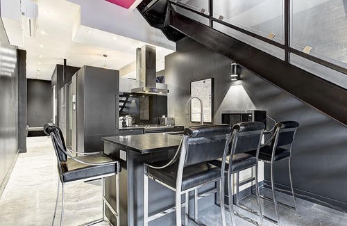 Milton Park Apartment | Spacious 2-Bedroom Duplex near Downtown