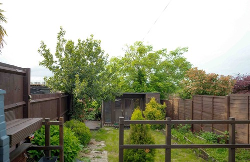 Belvedere House | Spacious 2-Bedroom House in Belvedere With Parking