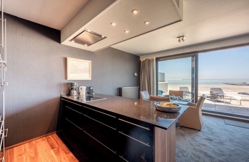 Lissewege Apartment | Spacious 2-bedroom penthouse with large sunny terraces at Zeebrugge beach