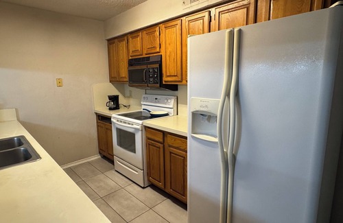 Richardson House | Spacious 2 Bedroom House | Everything within 4 mins Drive