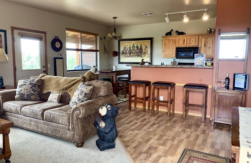 Show Low Condo | Spacious 2 BR/2BA with Great Views near Fool Hollow Lake