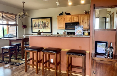 Show Low Condo | Spacious 2 BR/2BA with Great Views near Fool Hollow Lake