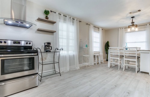 Pasadena House | Spacious 2 BR Fully Equipped Near Downtown/Galveston