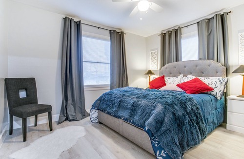 Pasadena House | Spacious 2 BR Fully Equipped Near Downtown/Galveston