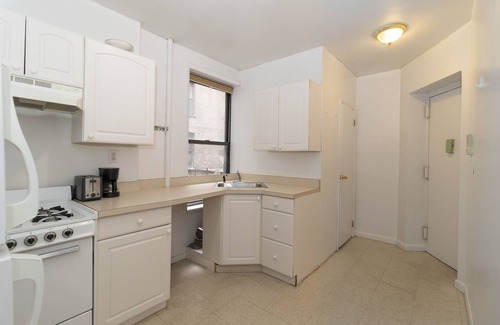 Upper East Side Apartment | Spacious 2 BR on Upper East Side