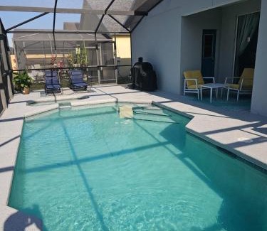 Sunset Ridge House | Spacious 2 en-suite BR, heated pool & spa retreat