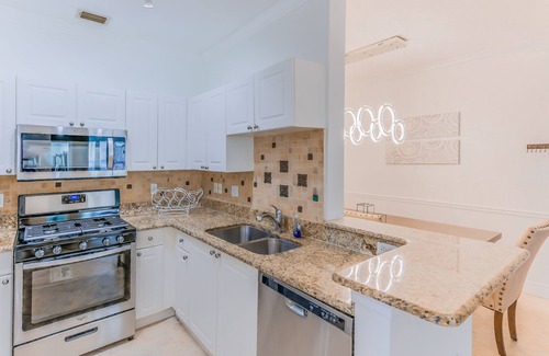 Clearwater Condo | Spacious, 2 king bedrooms, ground floor condo in Grand Venezia Resort + Garage!