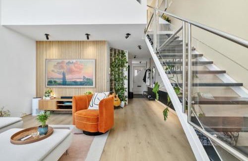 Teigar Apartment | Spacious 2 story downtown apartment