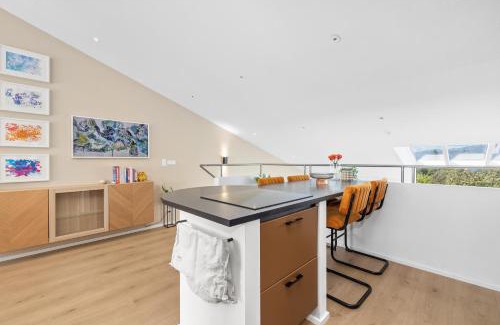Teigar Apartment | Spacious 2 story downtown apartment