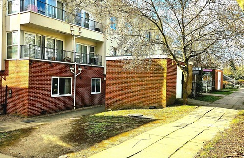 Barnhill Apartment | Spacious 2B Apartment in Wembley with parking