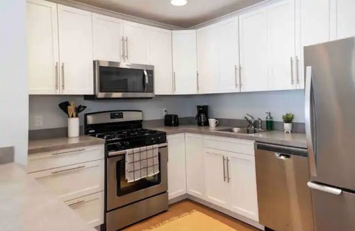 Norwalk Apartment | Spacious 2bd 5min from Sono