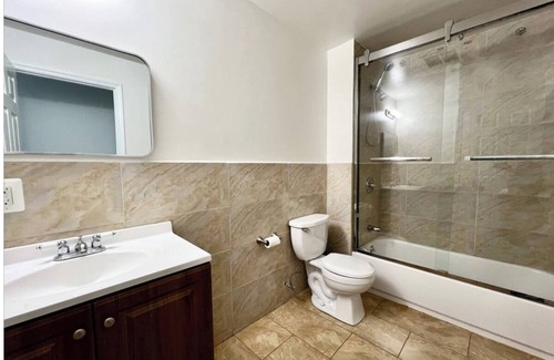 Chinatown Apartment | Spacious 2bd next to Reading Terminal and more!