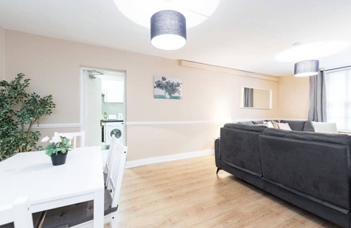 City Centre Dublin Apartment | Spacious 2BED APT Citycentre Location FAST WIFI