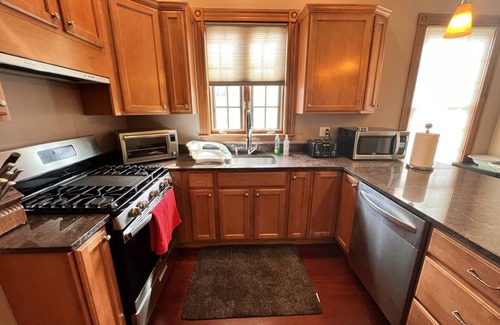 Inman Square House | Spacious 2BR 2BA Condo & 2x Parking, Minutes from Central Sq, MIT, Harvard.