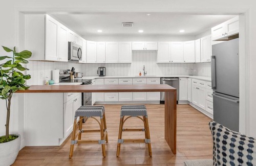 Myrtle Beach House | Spacious 2BR - 2Mins Walk to Beach