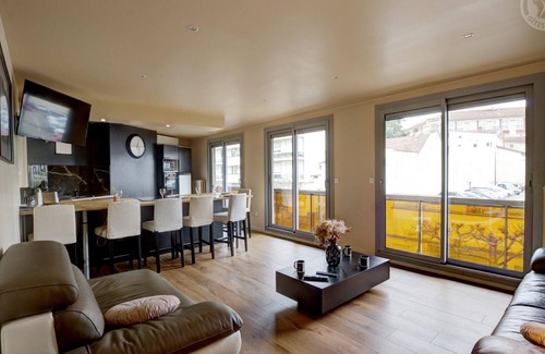 Saint-Chamond Apartment | Spacious 2BR Apartment with Parking, Balcony, Wi-Fi, Near Shops & Train Station in Saint-Chamond