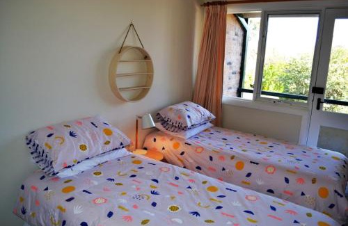 Reid Apartment | Spacious 2BR APT Next to the City - Hosted by Canstay