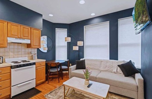 Rittenhouse Row Apartment | Spacious 2BR Gem | Prime Rittenhouse Area