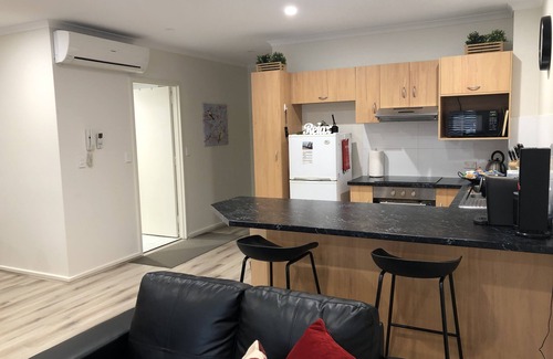 North Adelaide Apartment | Spacious, 2BR Modern Apartment on Melbourne St - Perfect location, Free WIFI