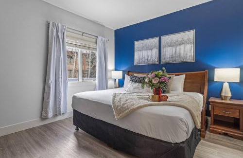 Canmore House | Spacious 2BR Oasis with Pool and Gym Close to Banff