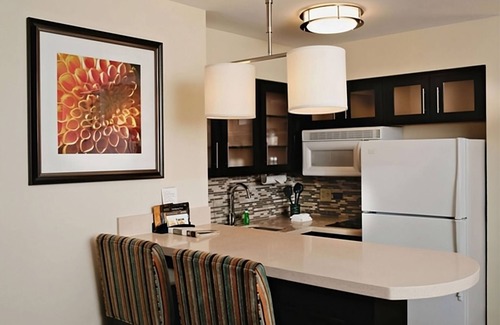Vance Jackson Apartment | Spacious 2BR Suite with Full Kitchen! A 13-minute drive away from Pearl District