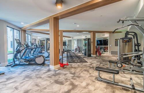 Orange Heights Apartment | Spacious 2BR Uptown Biltmore Gym Pool Parking WD