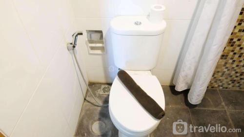 Surabaya Apartment | Spacious 2BR with Access to Mall at Aryaduta Residence Surabaya Apartment By Travelio