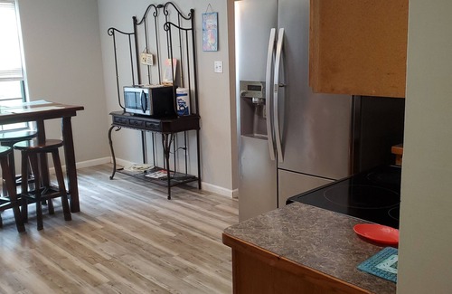 Wakefield House | Spacious 3 Bedroom Home 1 Acre Unlimited Fast wifi